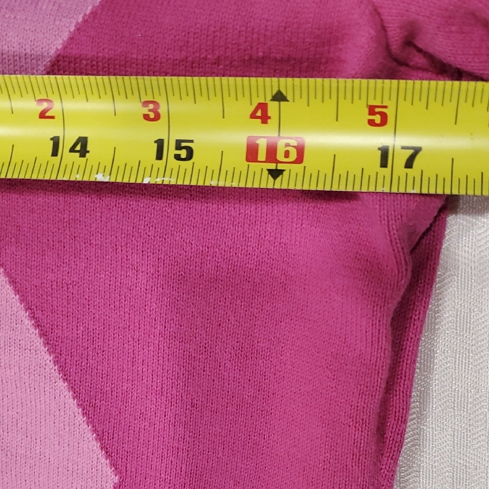 Izod Pink and Gray V-Neck Argyle Sweater - Picture 5 of 7